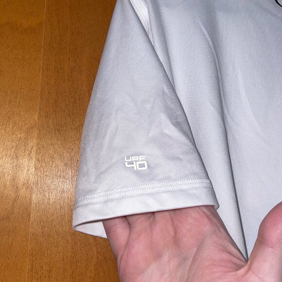 Under Armour Youth Loose Fit White T-Shirt American Flag Logo HeatGear UPF 40 M - Picture 5 of 6